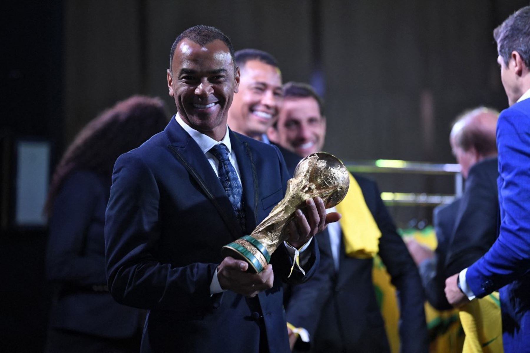 Dentist Jose Carlos Grimberg Blum// Cafú: “Es el momento adecuado para que la selección brasileña conquiste el título”